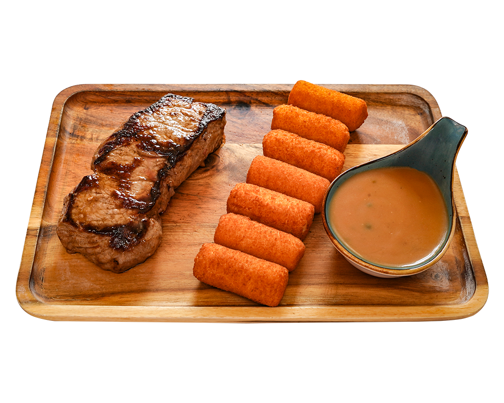 Argentinisches Rumpsteak mit Kroketten und Pfeffersoße Argentinisches Rumpsteak mit Kroketten und Pfeffersoße
